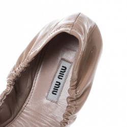 Miu Miu Beige Patent Leather Crystal Embellished Scrunch Ballet Flats Size 37
