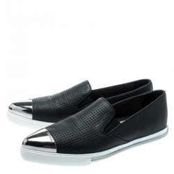 مملوكة مسبقًا Miu Miu Black Perforated Leather Metal Cap Toe Pointed Toe Sneakers Size 38.5