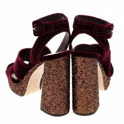 Pre Owned صندل ميو ميو سير كاحل نعل سميك حواف غليتر قطيفة عنابي مقاس 39.5