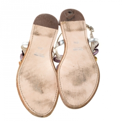 Pre Owned صندل ميو ميو جلد فضي ميتاليك غليتر ورد مزخرف مقاس 37.5