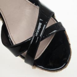 مملوكة مسبقًا Miu Miu Black Patent Leather Espadrilles Wedges Sandals Size 40