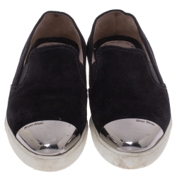 مملوكة مسبقًا حذاء رياضي ميو ميو سليب أون نعل سميك غطاء مقدمة معدن سويدى أسود مقاس 38