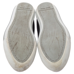 مملوكة مسبقًا حذاء رياضي ميو ميو سليب أون نعل سميك غطاء مقدمة معدن سويدى أسود مقاس 38