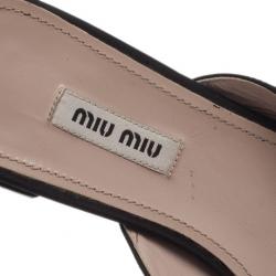 مملوكة مسبقًا Miu Miu Black Jeweled Satin Flat Slides Size 39.5