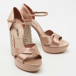 مملوكة مسبقًا Miu Miu Pink Satin Crystal Embellished Platform Ankle Strap Sandals Size 38