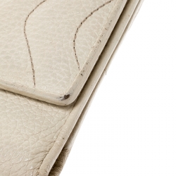 Pre Owned Montblanc Off White Leather Strarisma Compact Wallet 