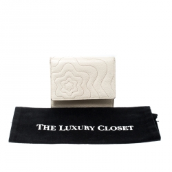 Pre Owned Montblanc Off White Leather Strarisma Compact Wallet 