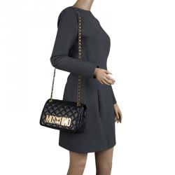 مملوكة مسبقًا Moschino Black Quilted Leather Logo Flap Shoulder Bag