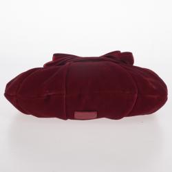 مملوكة مسبقًا Moschino Satin Bow Red Velvet Clutch