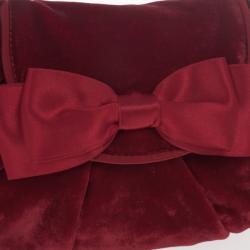 مملوكة مسبقًا Moschino Satin Bow Red Velvet Clutch
