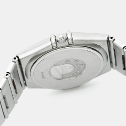 مملوكة مسبقًا \[{"name_ar":"ساعة يد نسائية أوميغا كونسلتشن ستانلس ستيل فضية 1512.30.00 33.50 مم"}\]