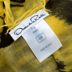 مملوكة مسبقًا Oscar de la Renta Yellow Ikat Motif Printed Fringed Edge Scarf 