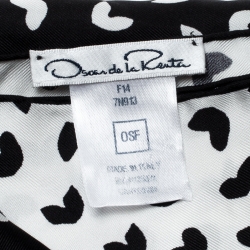 Pre Owned Oscar De La Renta Black and White Heart Printed Silk Square Scarf