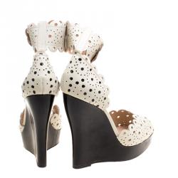 Pre Owned Oscar de la Renta Off-White Laser Cut Leather Hariet Wedge Sandals Size 39