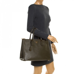 Pre Owned Prada Green Saffiano Lux Leather Large Double Zip Tote