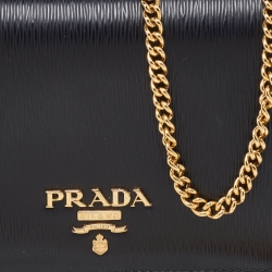 مملوكة مسبقًا Prada Black Vitello Move Leather Wallet On Chain