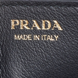 مملوكة مسبقًا Prada Black Vitello Move Leather Wallet On Chain
