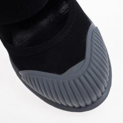 مملوكة مسبقًا Prada Black Extended Cap-Toe Mary Jane Pumps Size 38.5