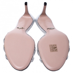 مملوكة مسبقًا حذاء مولز سيور متعاكسة جلد فضي ميتالك مقاس 39.5