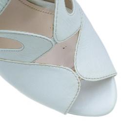 مملوكة مسبقًا Prada White Leather Strappy Platform Sandals Size 40