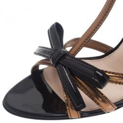 Pre Owned Prada Two Tone Patent T-Strap Bow Detail Sandals Size 38