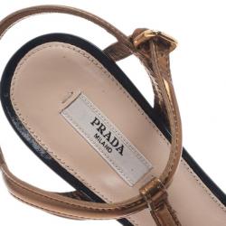 Pre Owned Prada Two Tone Patent T-Strap Bow Detail Sandals Size 38