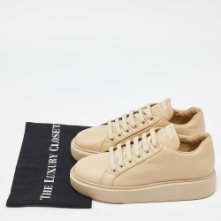 مملوكة مسبقًا Prada Beige Leather Low Top Sneakers Size 39