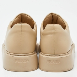 مملوكة مسبقًا Prada Beige Leather Low Top Sneakers Size 39