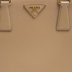 Pre Owned Prada Beige/Caramel Patent Leather Pyramid Frame Top Handle Bag