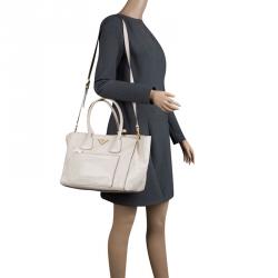 Pre Owned Prada Off White Vitello Leather Phenix Front Pocket Tote