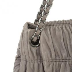 مملوكة مسبقًا Prada Grey Napa Gaufre Chain Shoulder Bag