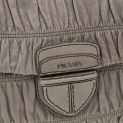 مملوكة مسبقًا Prada Grey Napa Gaufre Chain Shoulder Bag