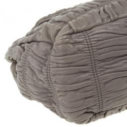 مملوكة مسبقًا Prada Grey Napa Gaufre Chain Shoulder Bag