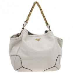 مملوكة مسبقًا Prada White Patent Leather Deerskin Chain Tote