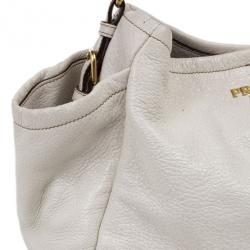 مملوكة مسبقًا Prada White Patent Leather Deerskin Chain Tote