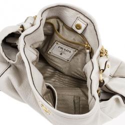 مملوكة مسبقًا Prada White Patent Leather Deerskin Chain Tote