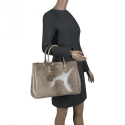 Pre Owned Prada Beige Patent Leather Large Double Zip Tote