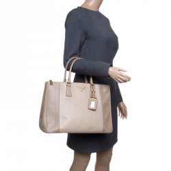 Pre Owned Prada Beige Saffiano Lux Leather Large Double Zip Tote