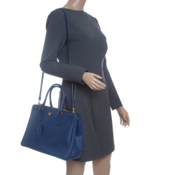 Pre Owned Prada Blue Saffiano Lux Leather Medium Double Zip Tote