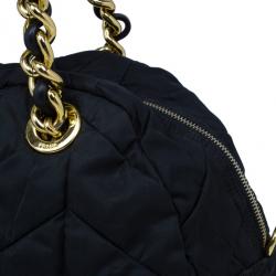 مملوكة مسبقًا Prada Black Chevron Quilted Nylon Dome Bag