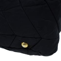 مملوكة مسبقًا Prada Black Chevron Quilted Nylon Dome Bag