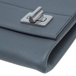 Pre Owned حقيبة برادا جلد سافيانو كير رمادي بقلاب