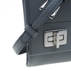 Pre Owned حقيبة برادا جلد سافيانو كير رمادي بقلاب