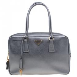 مملوكة مسبقًا Prada Metallic Siver Saffiano Zip Around Lux Bag