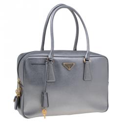 مملوكة مسبقًا Prada Metallic Siver Saffiano Zip Around Lux Bag