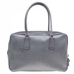 مملوكة مسبقًا Prada Metallic Siver Saffiano Zip Around Lux Bag