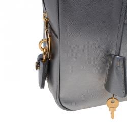 مملوكة مسبقًا Prada Metallic Siver Saffiano Zip Around Lux Bag