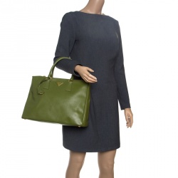 Pre Owned Prada Green Saffiano Lux Leather Large Double Zip Tote