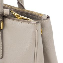 مملوكة مسبقًا Prada Grey Pomice Mini Saffiano Lux Tote