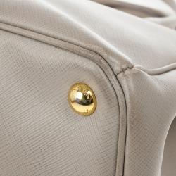 مملوكة مسبقًا Prada Grey Pomice Mini Saffiano Lux Tote
